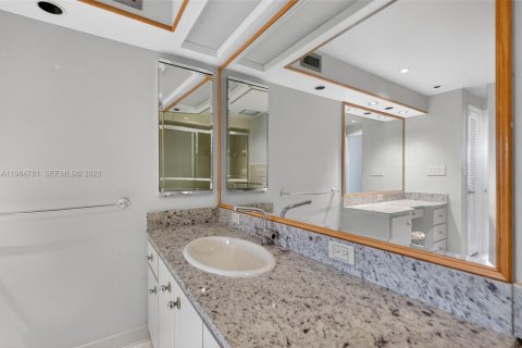 Снять в аренду таунхаус в Майами-Шорс, Флорида 2 спальни, 160.54м2, № 2050915 - фото 17