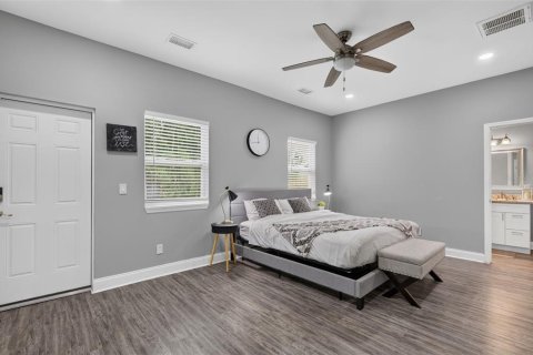 Villa ou maison à vendre à Tampa, Floride: 3 chambres, 131.18 m2 № 2342549 - photo 17