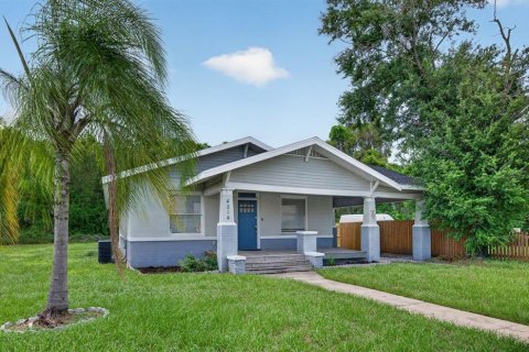 House in Tampa, Florida 3 bedrooms, 131.18 sq.m. № 2342549