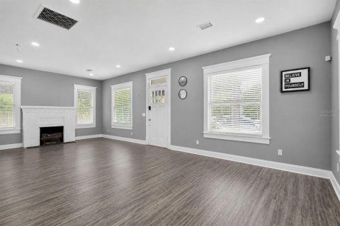 Villa ou maison à vendre à Tampa, Floride: 3 chambres, 131.18 m2 № 2342549 - photo 8
