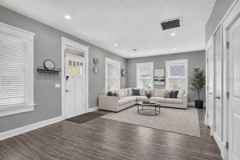 Villa ou maison à vendre à Tampa, Floride: 3 chambres, 131.18 m2 № 2342549 - photo 5
