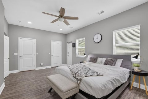 Villa ou maison à vendre à Tampa, Floride: 3 chambres, 131.18 m2 № 2342549 - photo 18