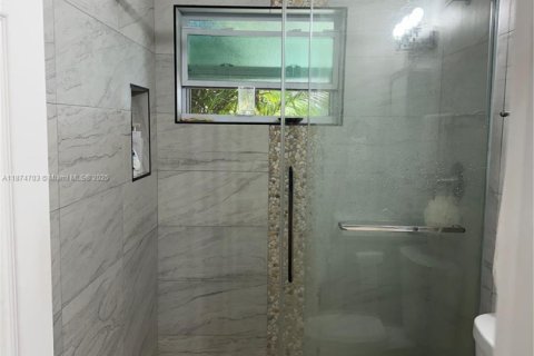 Снять в аренду виллу или дом в Холливуд, Флорида 3 спальни, 135.64м2, № 1896039 - фото 10