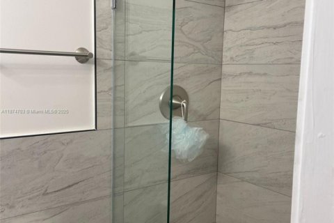 Снять в аренду виллу или дом в Холливуд, Флорида 3 спальни, 135.64м2, № 1896039 - фото 7