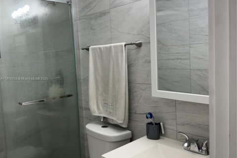 Снять в аренду виллу или дом в Холливуд, Флорида 3 спальни, 135.64м2, № 1896039 - фото 11