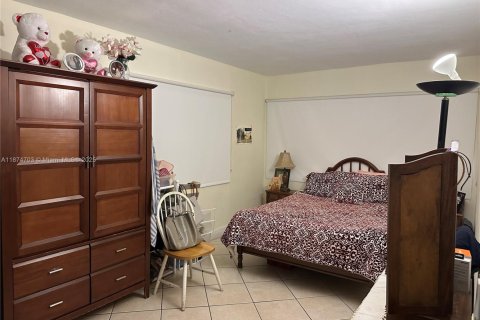 Снять в аренду виллу или дом в Холливуд, Флорида 3 спальни, 135.64м2, № 1896039 - фото 18