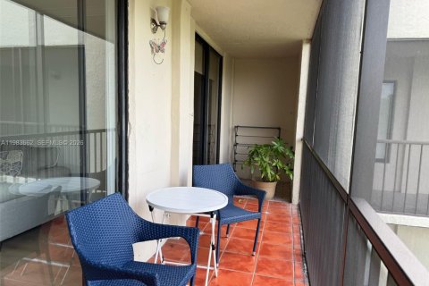 Condo in Miami, Florida, 2 bedrooms  № 2052970 - photo 14
