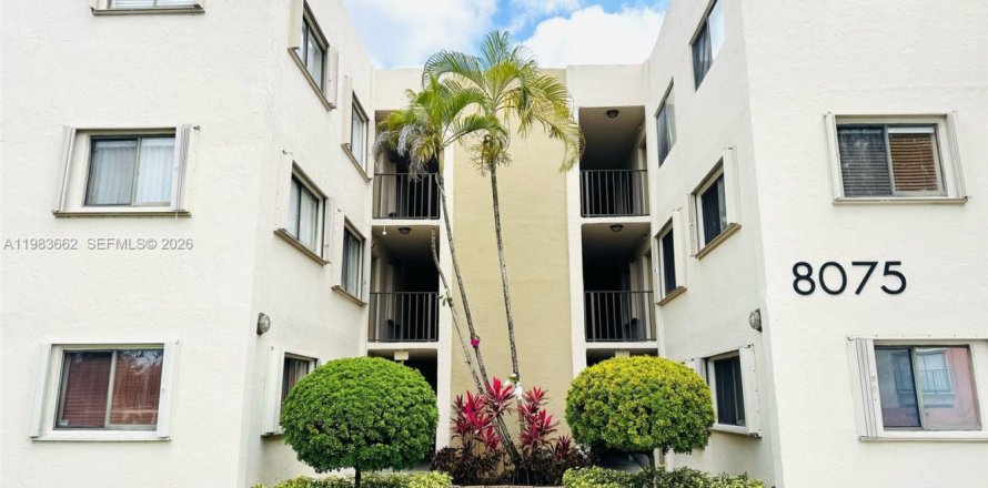 Condo in Miami, Florida, 2 bedrooms  № 2052970