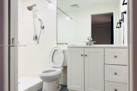 Condo in Miami, Florida, 2 bedrooms  № 2052970 - photo 11