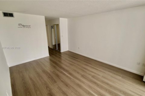 Купить кондоминиум в Авентура, Флорида 1 спальня, 80.82м2, № 2001720 - фото 3