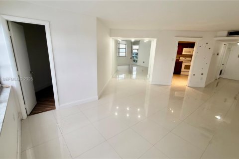 Купить кондоминиум в Авентура, Флорида 1 спальня, 80.82м2, № 2001720 - фото 19