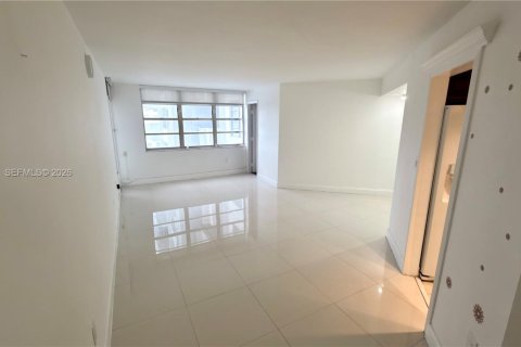 Купить кондоминиум в Авентура, Флорида 1 спальня, 80.82м2, № 2001720 - фото 26