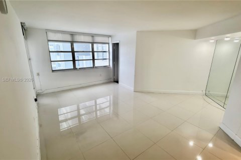 Купить кондоминиум в Авентура, Флорида 1 спальня, 80.82м2, № 2001720 - фото 25