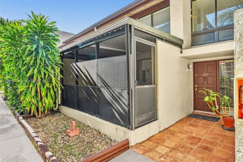 Condo in Miami, Florida, 3 bedrooms  № 1939439 - photo 5