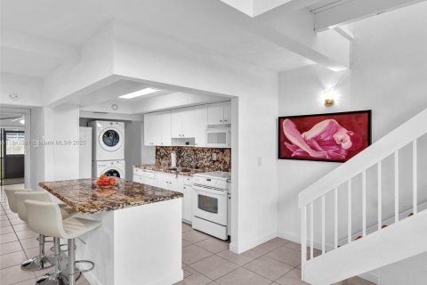 Condo in Miami, Florida, 3 bedrooms  № 1939439 - photo 19