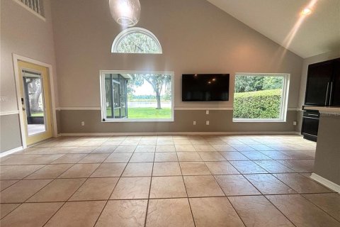 House in Casselberry, Florida 4 bedrooms, 208.94 sq.m. № 1913829 - photo 4