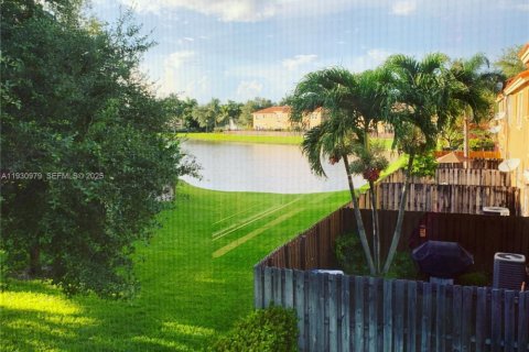 Adosado en alquiler en Miami, Florida, 3 dormitorios, 158.31 m2 № 2055049 - foto 10