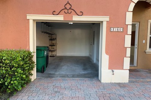 Adosado en alquiler en Miami, Florida, 3 dormitorios, 158.31 m2 № 2055049 - foto 2