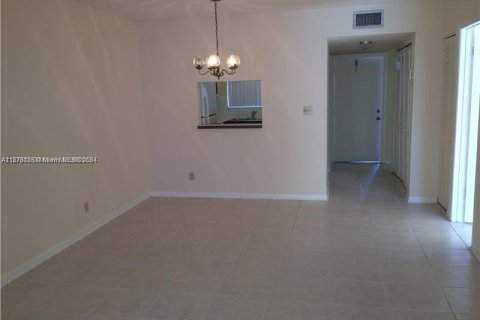 Condominio en venta en Margate, Florida, 1 dormitorio, 66.89 m2 № 2061917 - foto 5