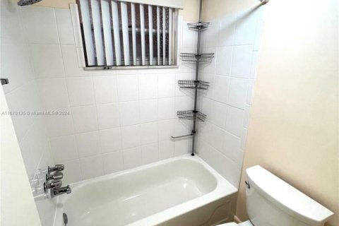 Condominio en venta en Margate, Florida, 1 dormitorio, 66.89 m2 № 2061917 - foto 10