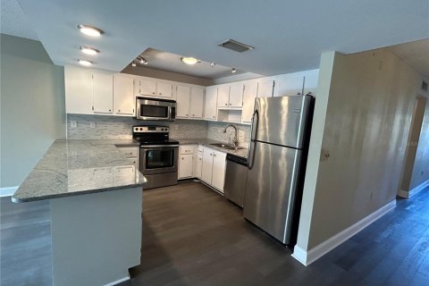 Condominio en alquiler en Bradenton, Florida, 2 dormitorios, 106.28 m2 № 1882966 - foto 2