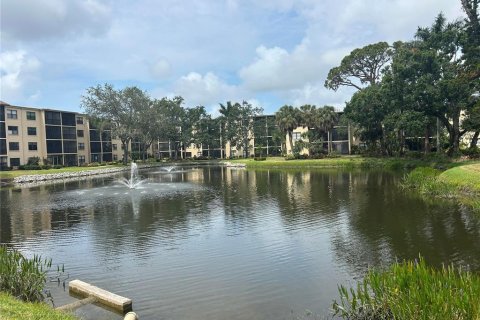 Condominio en alquiler en Bradenton, Florida, 2 dormitorios, 106.28 m2 № 1882966 - foto 19