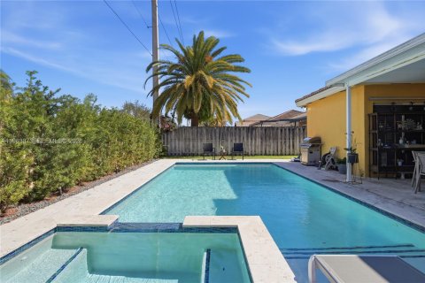 Villa ou maison à vendre à Cutler Bay, Floride: 3 chambres, 154.12 m2 № 2025504 - photo 21