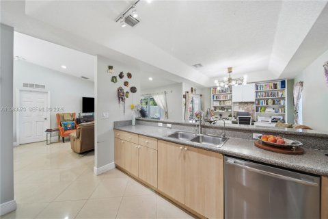 Villa ou maison à vendre à Cutler Bay, Floride: 3 chambres, 154.12 m2 № 2025504 - photo 7