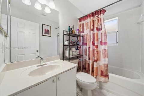 Villa ou maison à vendre à Cutler Bay, Floride: 3 chambres, 154.12 m2 № 2025504 - photo 14