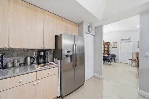 Villa ou maison à vendre à Cutler Bay, Floride: 3 chambres, 154.12 m2 № 2025504 - photo 6