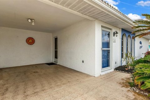 House in Venice, Florida 2 bedrooms, 128.48 sq.m. № 2098013 - photo 3