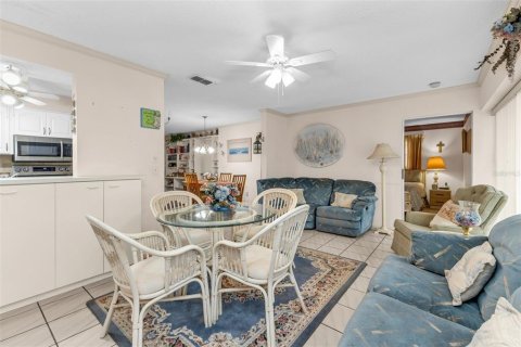 House in Venice, Florida 2 bedrooms, 128.48 sq.m. № 2098013 - photo 17