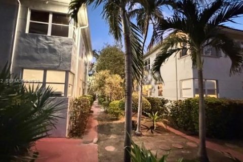 Condominio en venta en Miami Beach, Florida, 1 dormitorio, 67.82 m2 № 2091155 - foto 2