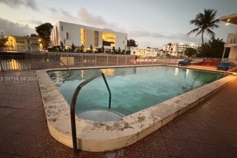 Condominio en venta en Miami Beach, Florida, 1 dormitorio, 67.82 m2 № 2091155 - foto 5