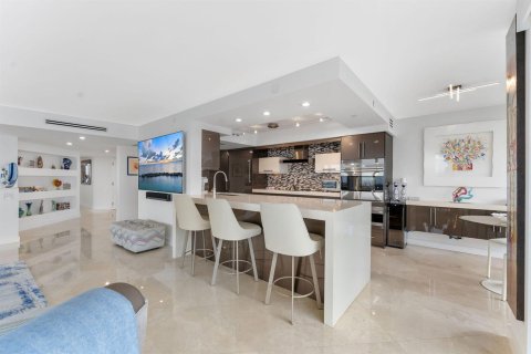 Copropriété à vendre à Boca Raton, Floride: 3 chambres, 215.44 m2 № 2387755 - photo 2