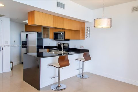Copropriété à louer à Miami, Floride: 2 chambres, 97.36 m2 № 1774391 - photo 3