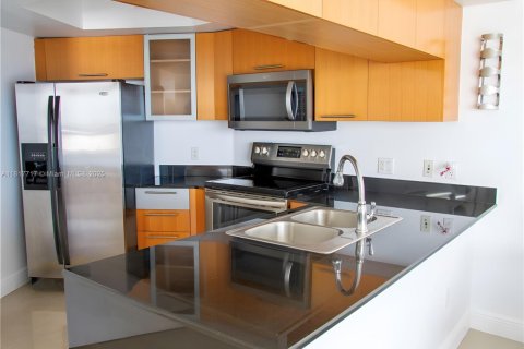 Copropriété à louer à Miami, Floride: 2 chambres, 97.36 m2 № 1774391 - photo 4