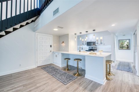 Copropriété à vendre à Saint Petersburg, Floride: 3 chambres, 150.5 m2 № 2302236 - photo 3
