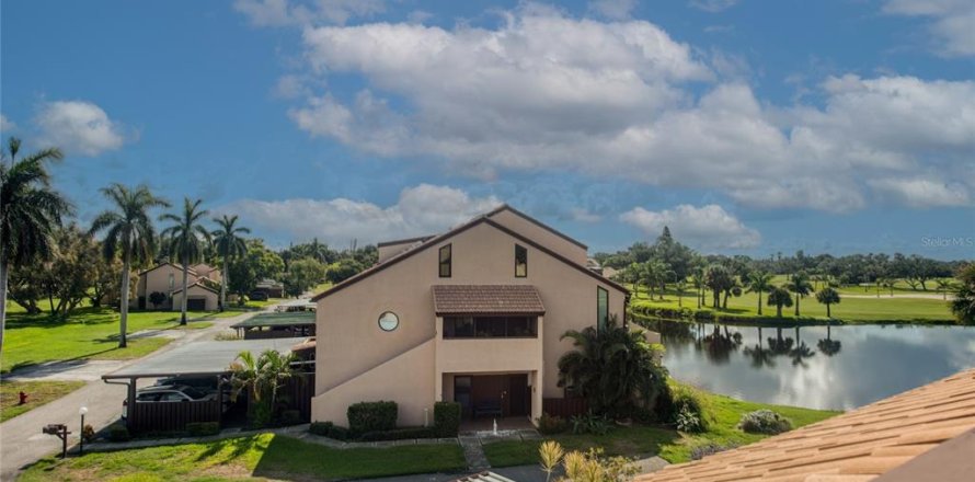 Condo à Saint Petersburg, Floride, 3 chambres № 2302236