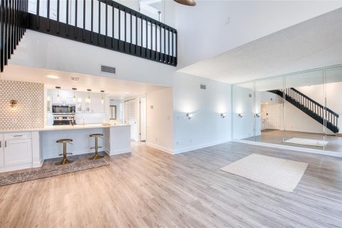 Copropriété à vendre à Saint Petersburg, Floride: 3 chambres, 150.5 m2 № 2302236 - photo 4