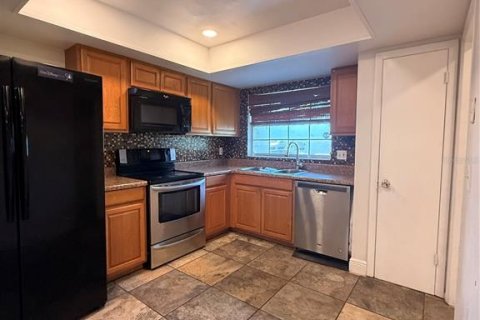 House in Orlando, Florida 2 bedrooms, 96.8 sq.m. № 2379458 - photo 9