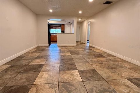 House in Orlando, Florida 2 bedrooms, 96.8 sq.m. № 2379458 - photo 12