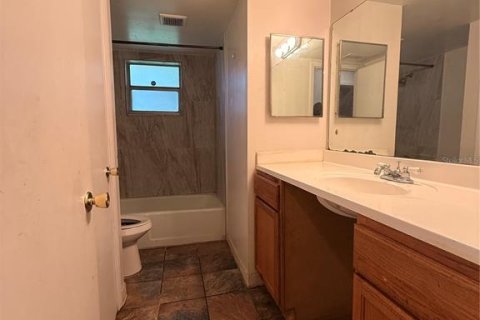 House in Orlando, Florida 2 bedrooms, 96.8 sq.m. № 2379458 - photo 5