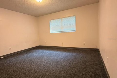 House in Orlando, Florida 2 bedrooms, 96.8 sq.m. № 2379458 - photo 2