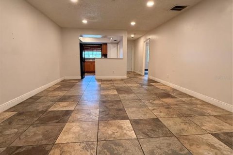 House in Orlando, Florida 2 bedrooms, 96.8 sq.m. № 2379458 - photo 11