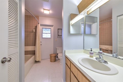 House in Land O' Lakes, Florida 3 bedrooms, 148.09 sq.m. № 2107794 - photo 26