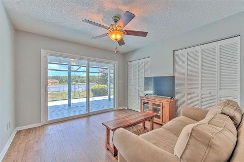 House in Land O' Lakes, Florida 3 bedrooms, 148.09 sq.m. № 2107794 - photo 28