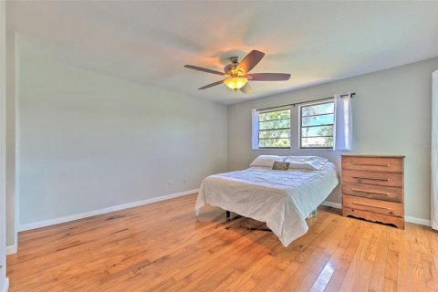 House in Land O' Lakes, Florida 3 bedrooms, 148.09 sq.m. № 2107794 - photo 19