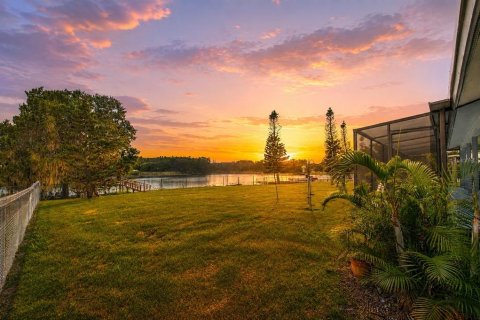 House in Land O' Lakes, Florida 3 bedrooms, 148.09 sq.m. № 2107794 - photo 5