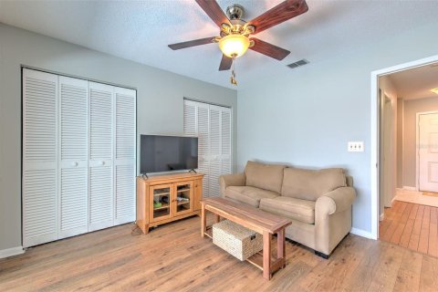 House in Land O' Lakes, Florida 3 bedrooms, 148.09 sq.m. № 2107794 - photo 29